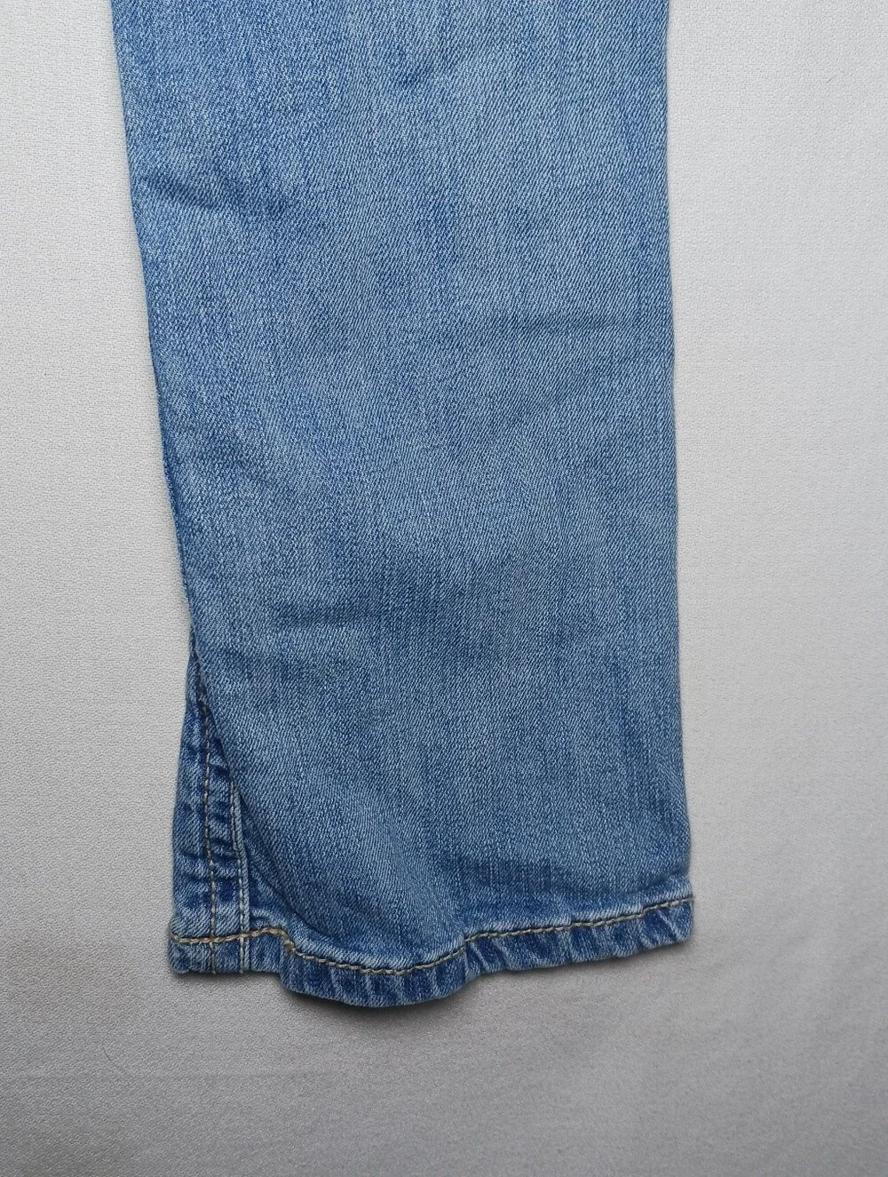 Ariat R.E.A.L. Girls Amora Boot Jeans Size 7 Light Wash Denim 22X25
